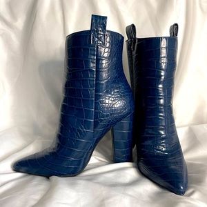 Justfab teal heeled bootie size 6 1/2